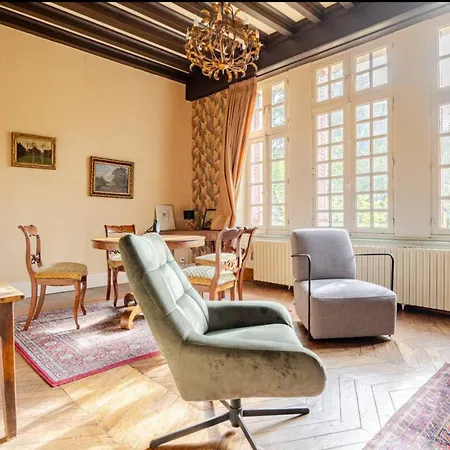 ヴィラ Chateau De La Combe